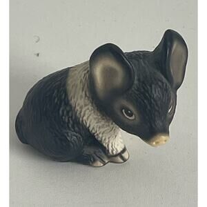 Vintage The Harvey Knox Kingdom PIG SITTING Piglet Figurine Japan